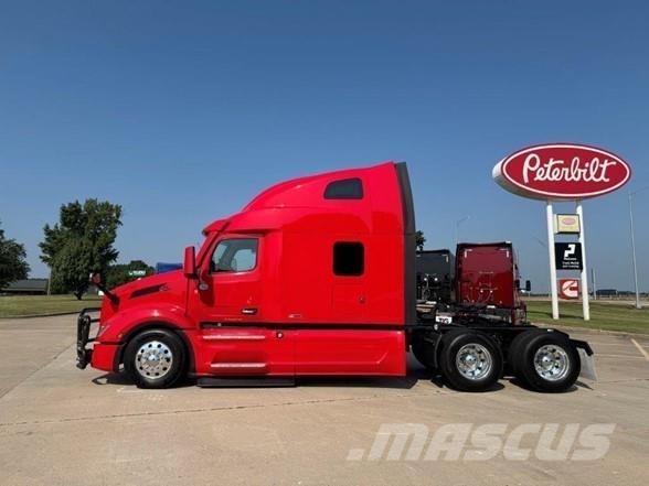 Peterbilt 579 Conventional Trucks / Tractor Trucks