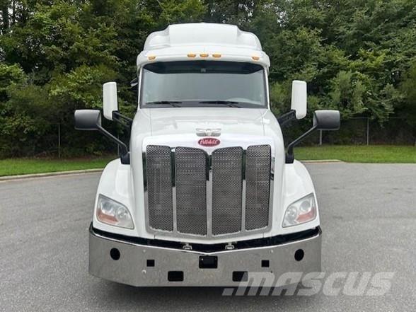 Peterbilt 579 Conventional Trucks / Tractor Trucks