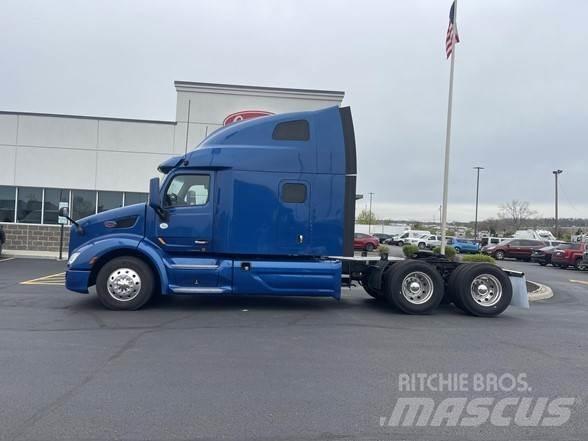 Peterbilt 579 Conventional Trucks / Tractor Trucks