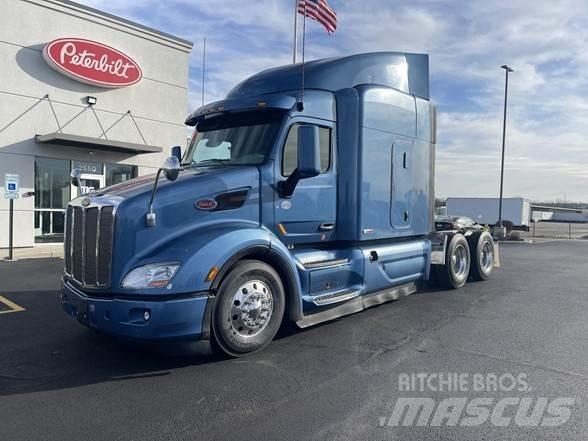 Peterbilt 579 Conventional Trucks / Tractor Trucks