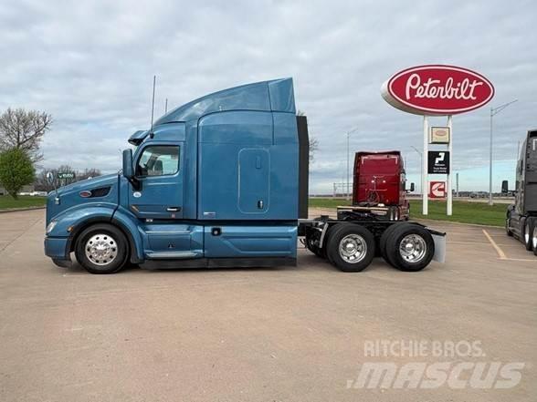 Peterbilt 579 Conventional Trucks / Tractor Trucks