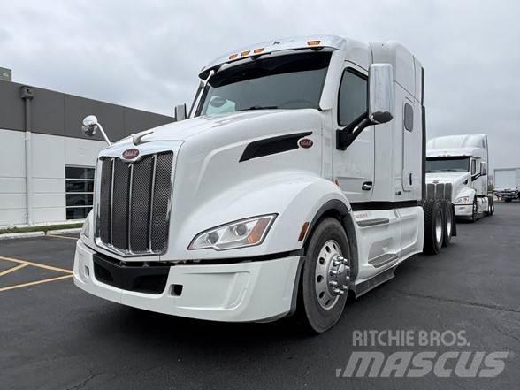 Peterbilt 579 Conventional Trucks / Tractor Trucks
