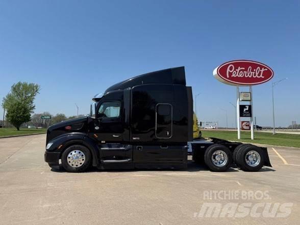 Peterbilt 579 Conventional Trucks / Tractor Trucks