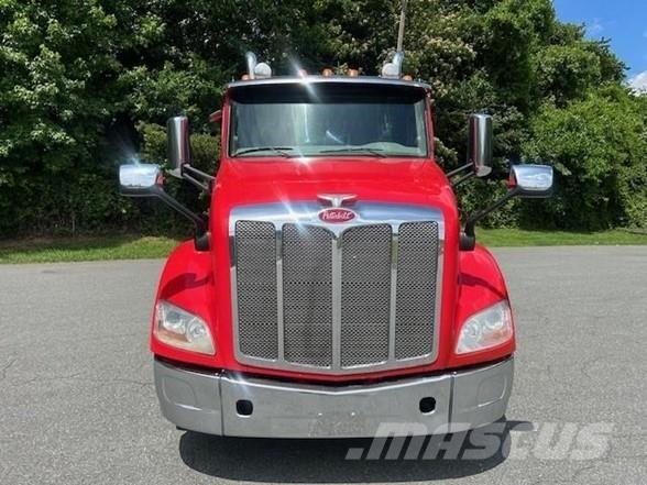 Peterbilt 579 Conventional Trucks / Tractor Trucks