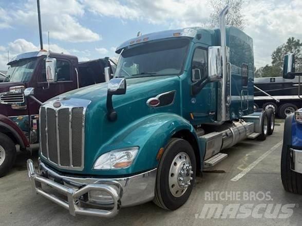 Peterbilt 579 Conventional Trucks / Tractor Trucks