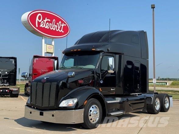 Peterbilt 579 Conventional Trucks / Tractor Trucks