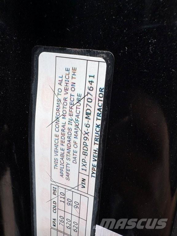 Peterbilt 579 Conventional Trucks / Tractor Trucks