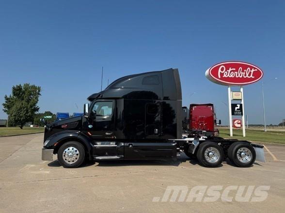 Peterbilt 579 Conventional Trucks / Tractor Trucks