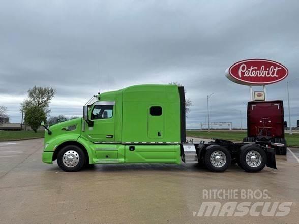 Peterbilt 579 Conventional Trucks / Tractor Trucks