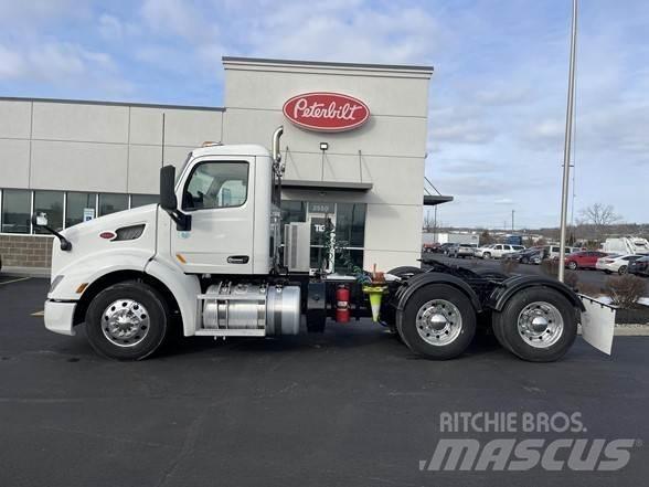 Peterbilt 579 Conventional Trucks / Tractor Trucks