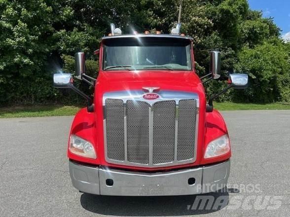 Peterbilt 579 Conventional Trucks / Tractor Trucks