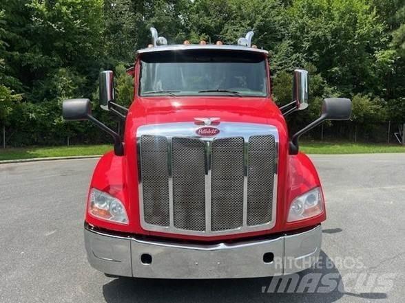 Peterbilt 579 Conventional Trucks / Tractor Trucks