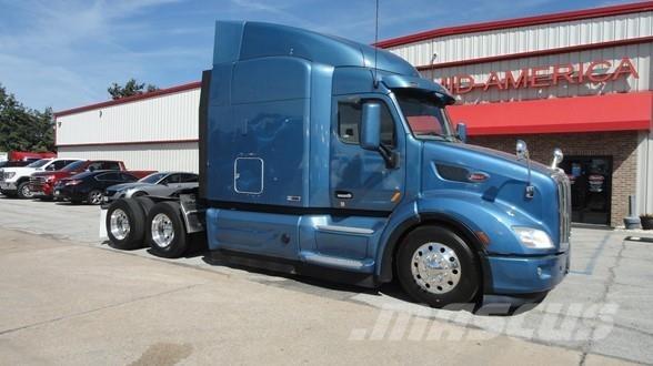 Peterbilt 579 Conventional Trucks / Tractor Trucks