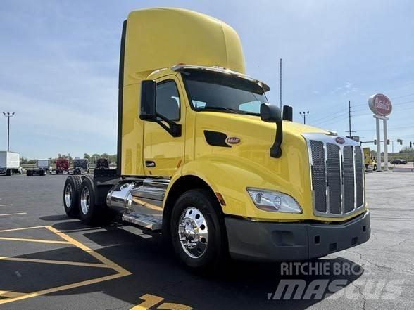 Peterbilt 579 Conventional Trucks / Tractor Trucks
