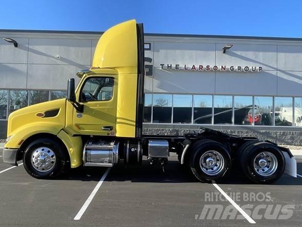 Peterbilt 579 Conventional Trucks / Tractor Trucks