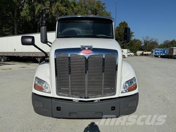 Peterbilt 579 Conventional Trucks / Tractor Trucks