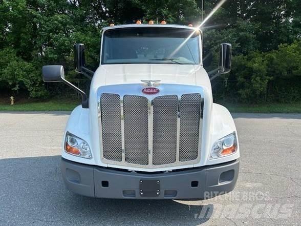 Peterbilt 579 Conventional Trucks / Tractor Trucks
