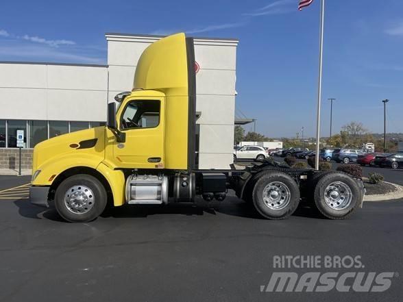 Peterbilt 579 Conventional Trucks / Tractor Trucks