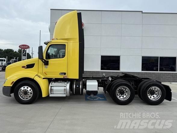 Peterbilt 579 Conventional Trucks / Tractor Trucks