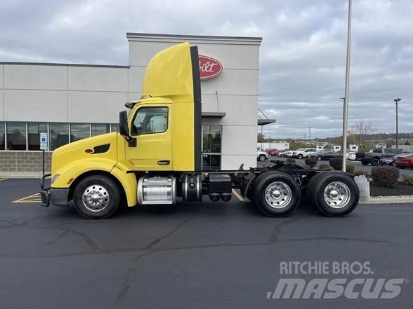 Peterbilt 579 Conventional Trucks / Tractor Trucks