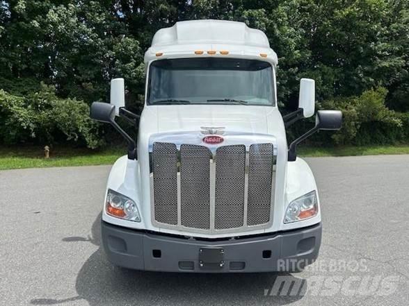 Peterbilt 579 Conventional Trucks / Tractor Trucks