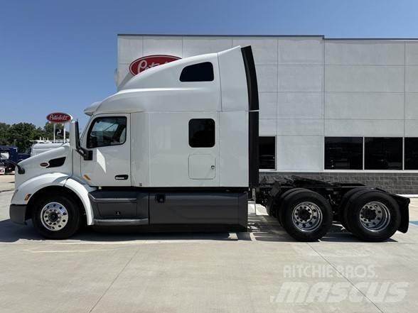 Peterbilt 579 Conventional Trucks / Tractor Trucks