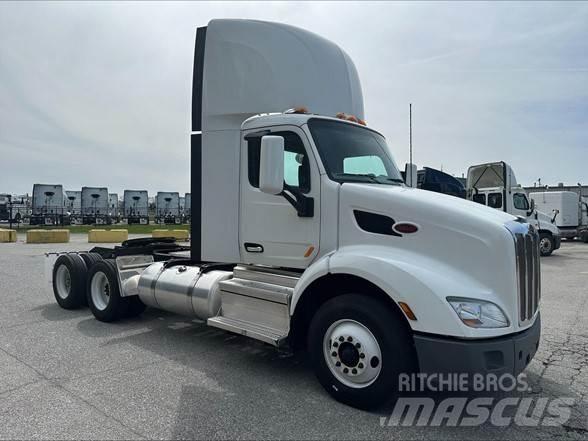 Peterbilt 579 Conventional Trucks / Tractor Trucks