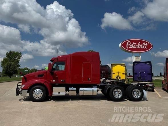 Peterbilt 579 Conventional Trucks / Tractor Trucks