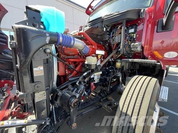 Peterbilt 579 Conventional Trucks / Tractor Trucks