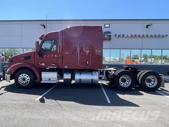 Peterbilt 579 Conventional Trucks / Tractor Trucks