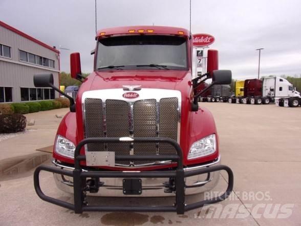 Peterbilt 579 Conventional Trucks / Tractor Trucks