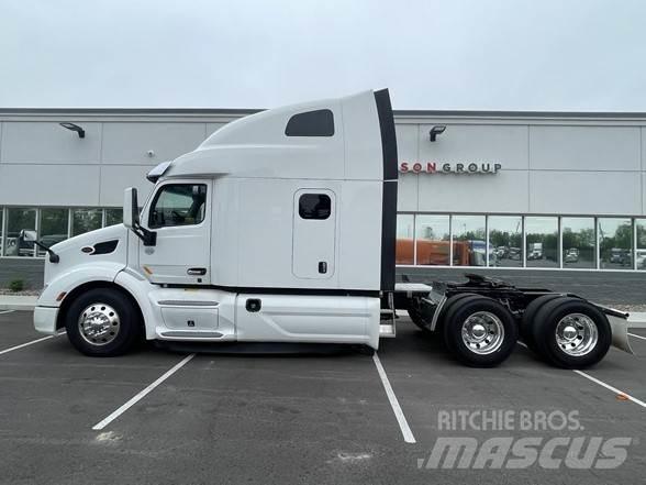 Peterbilt 579 Conventional Trucks / Tractor Trucks