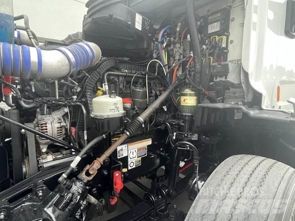 Peterbilt 579 Conventional Trucks / Tractor Trucks