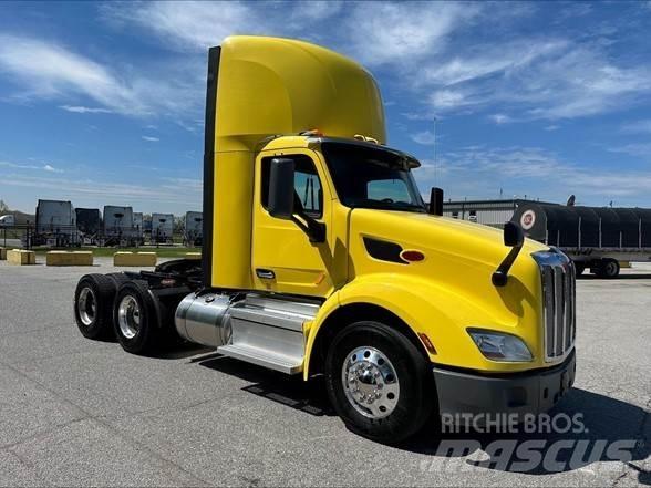 Peterbilt 579 Conventional Trucks / Tractor Trucks