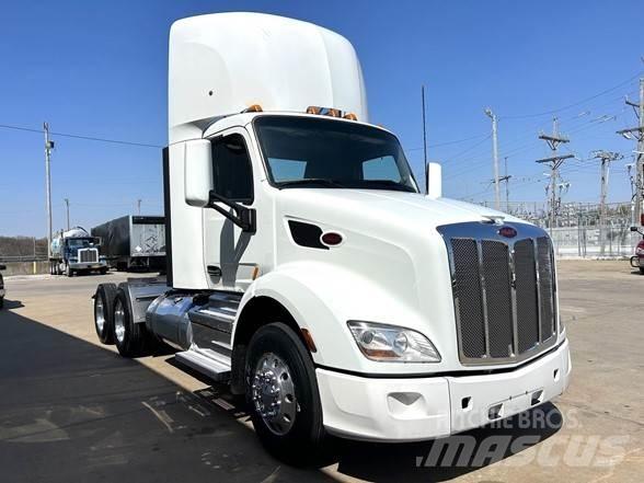 Peterbilt 579 Conventional Trucks / Tractor Trucks