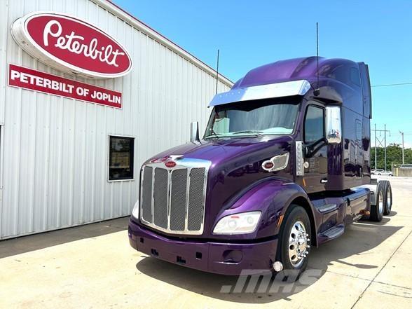 Peterbilt 579 Conventional Trucks / Tractor Trucks