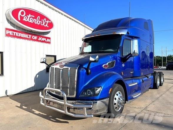 Peterbilt 579 Conventional Trucks / Tractor Trucks