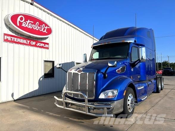 Peterbilt 579 Conventional Trucks / Tractor Trucks