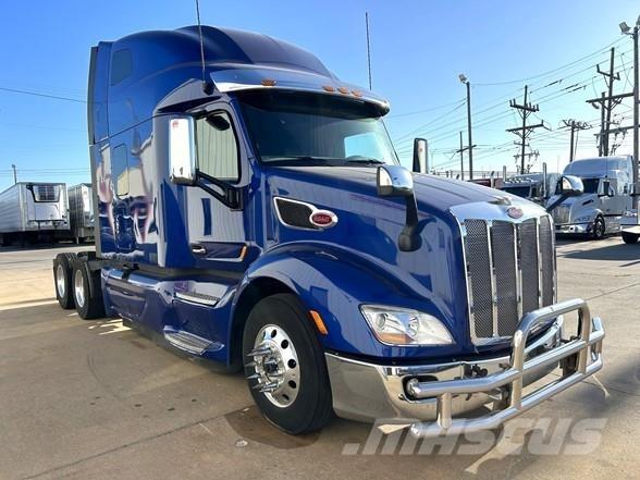 Peterbilt 579 Conventional Trucks / Tractor Trucks