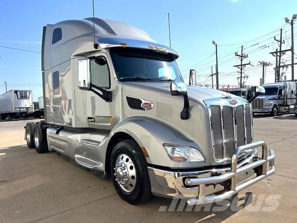 Peterbilt 579 Conventional Trucks / Tractor Trucks