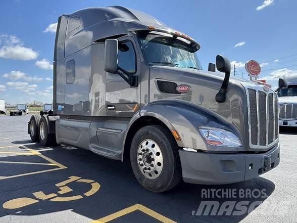 Peterbilt 579 Conventional Trucks / Tractor Trucks