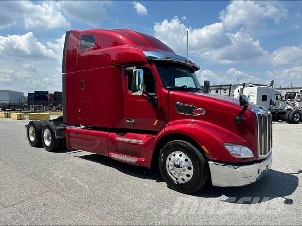 Peterbilt 579 Conventional Trucks / Tractor Trucks