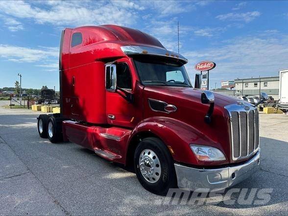 Peterbilt 579 Conventional Trucks / Tractor Trucks