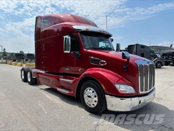 Peterbilt 579 Conventional Trucks / Tractor Trucks