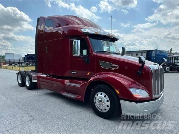 Peterbilt 579 Conventional Trucks / Tractor Trucks