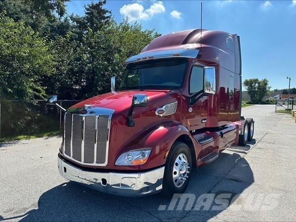 Peterbilt 579 Conventional Trucks / Tractor Trucks