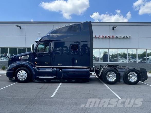 Peterbilt 579 Conventional Trucks / Tractor Trucks