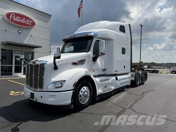 Peterbilt 579 Conventional Trucks / Tractor Trucks