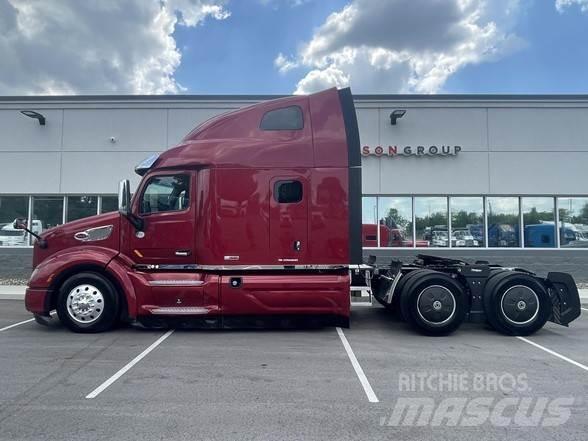 Peterbilt 579 Conventional Trucks / Tractor Trucks
