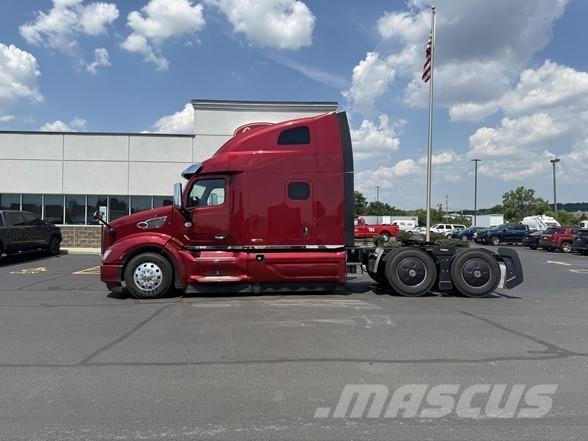 Peterbilt 579 Conventional Trucks / Tractor Trucks